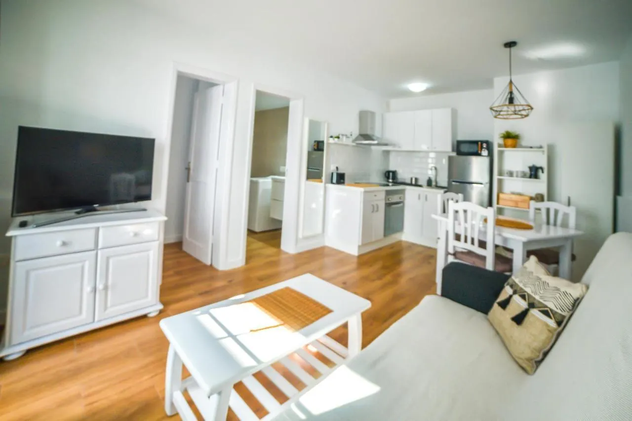 Precioso Apartamento Con Piscina Tias